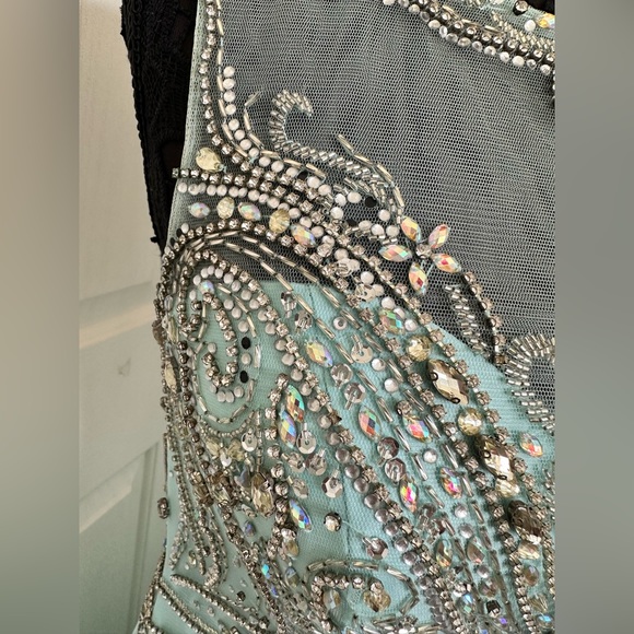 Beaded Bodice Prom Dress 👗 - Picture 4 of 12